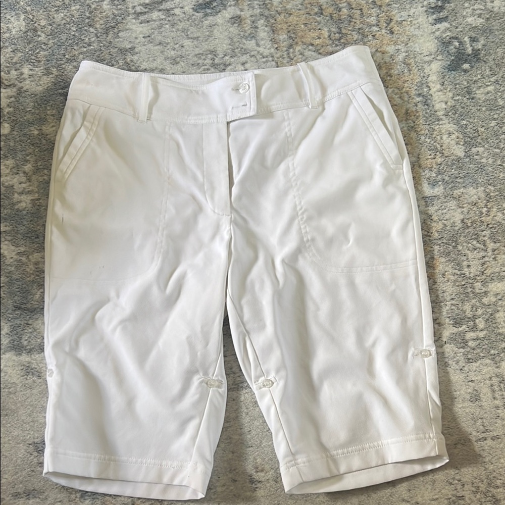 Izod Women's White Golf UV protection belted  Bermudas